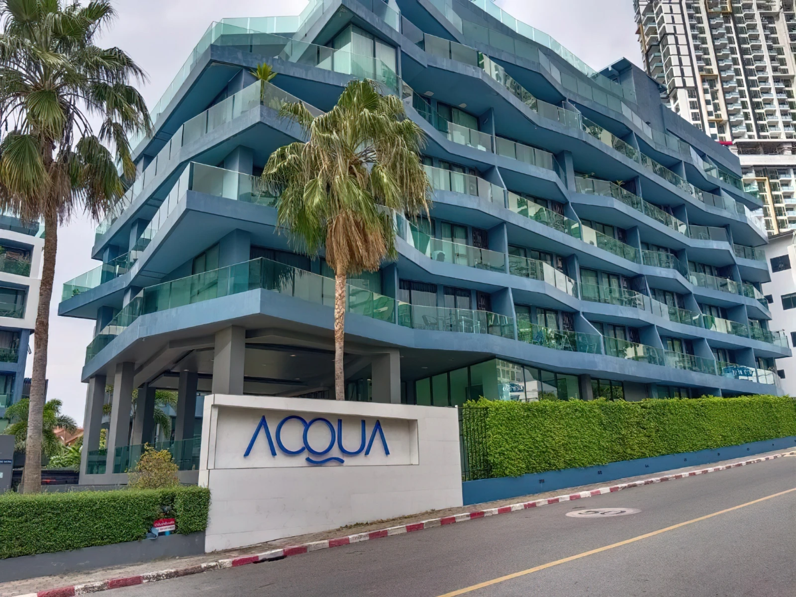 Acqua Condominium